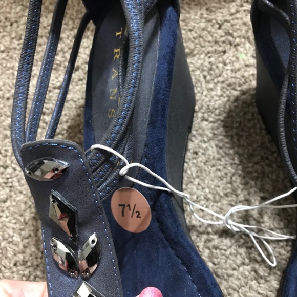 New York Transit Sandals - 7 1/2M - NWT - Picture 3 of 7